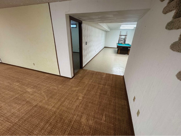 2290 Jefferson Road Manchester IA 52057