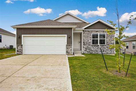 2818 Mary Drive Hiawatha IA 52233