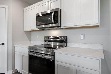 2818 Mary Drive Hiawatha IA 52233