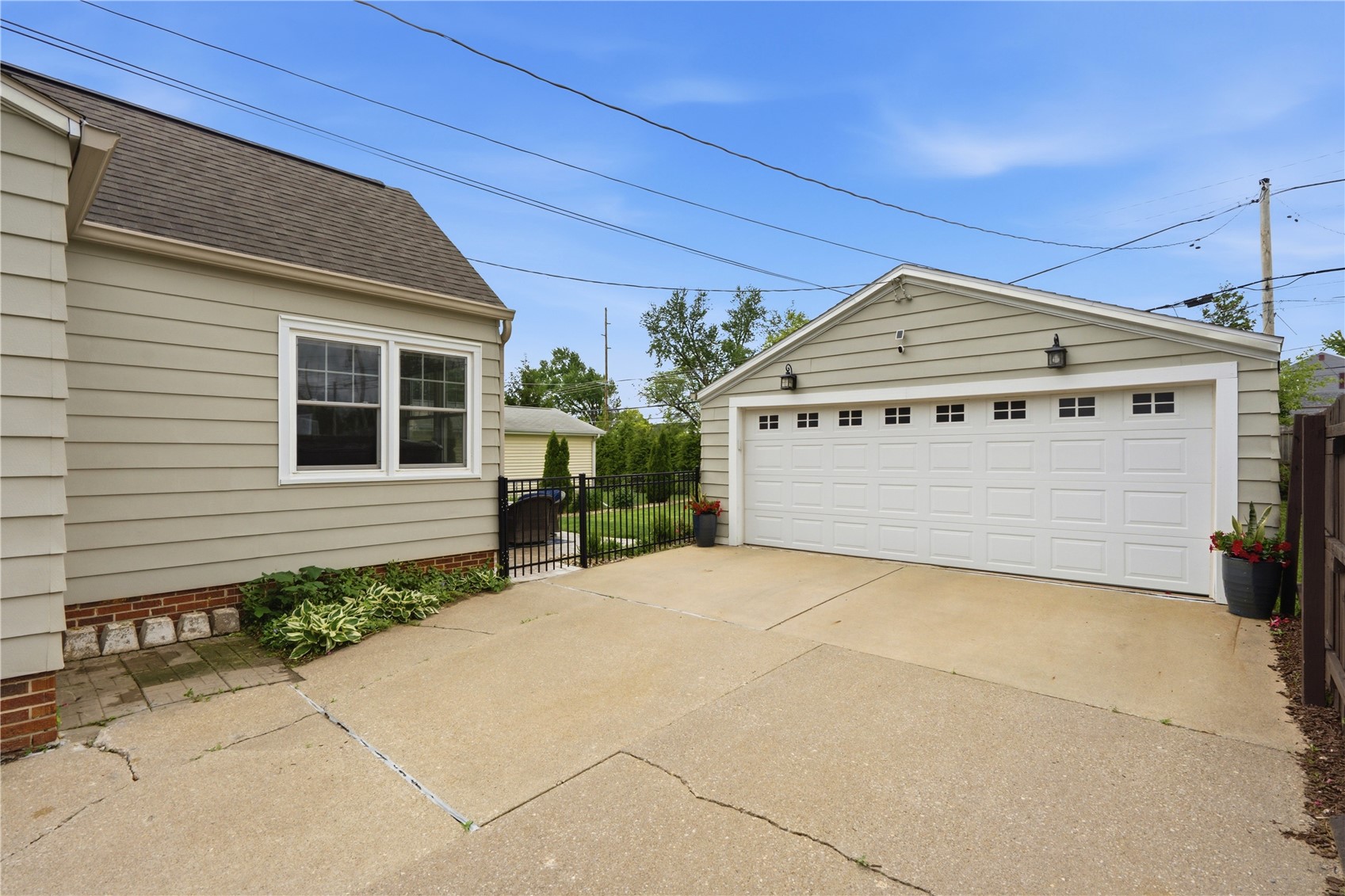 2610 E Avenue NE Cedar Rapids IA 52402