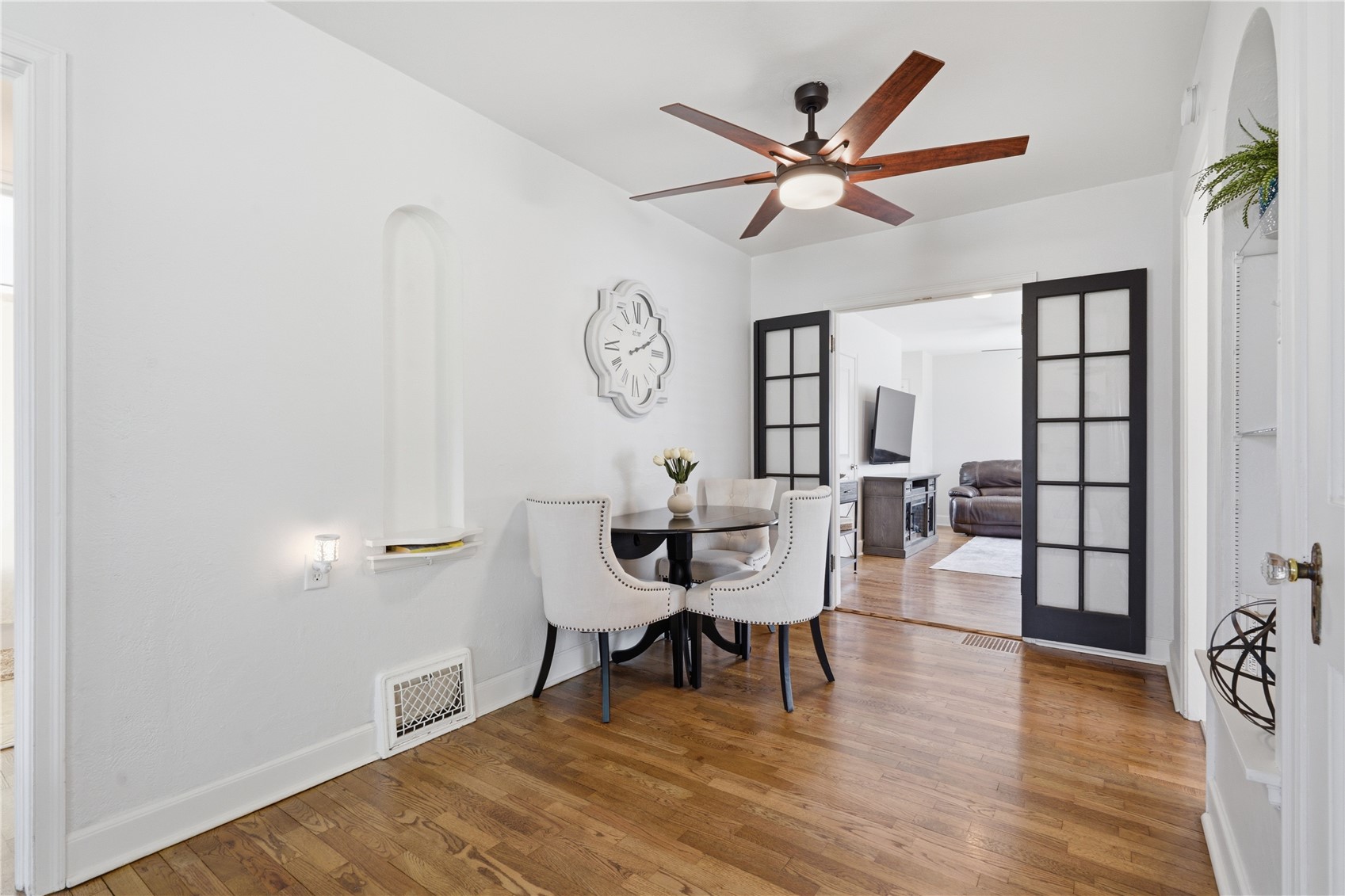 2610 E Avenue NE Cedar Rapids IA 52402