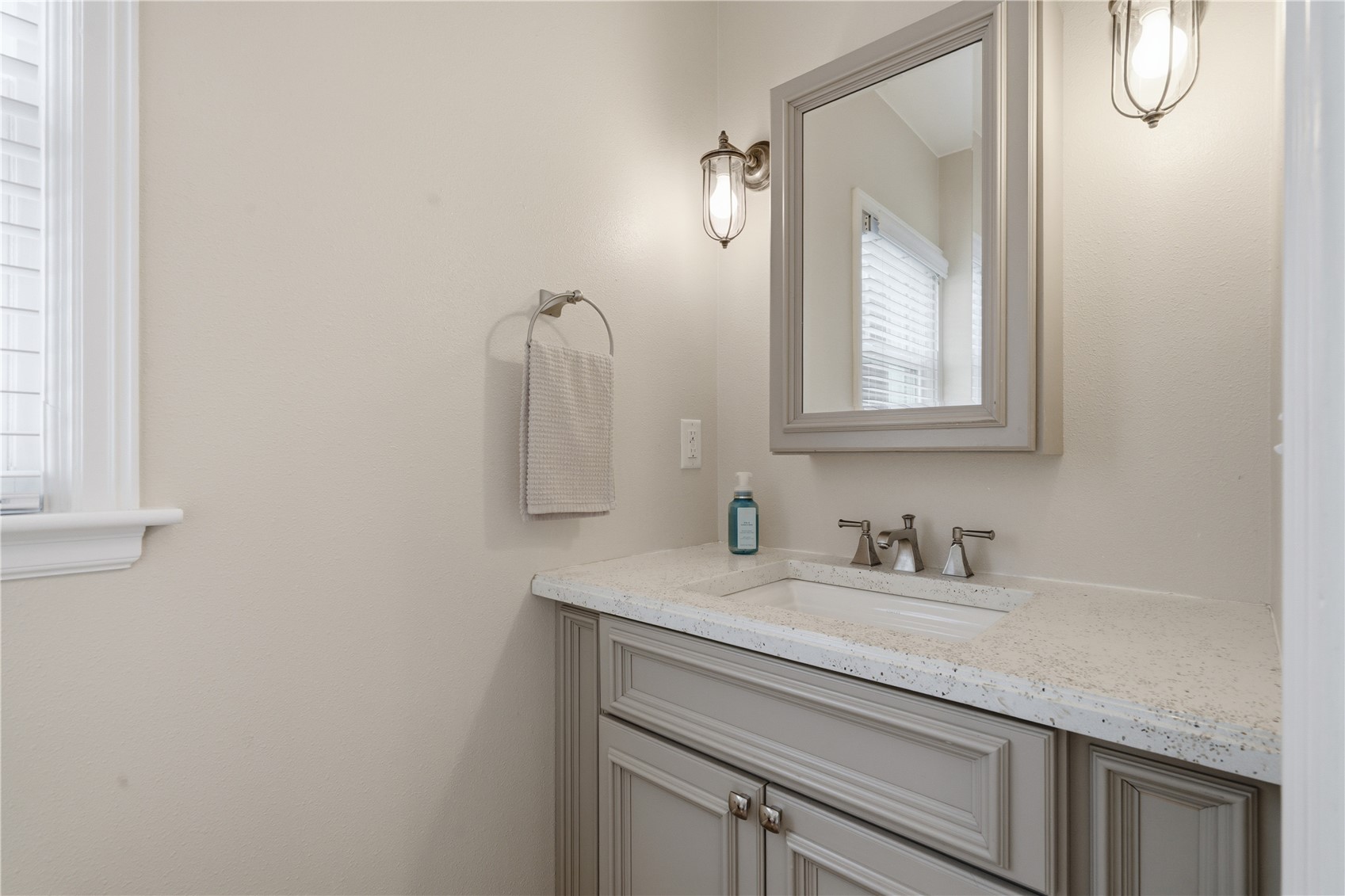 2610 E Avenue NE Cedar Rapids IA 52402