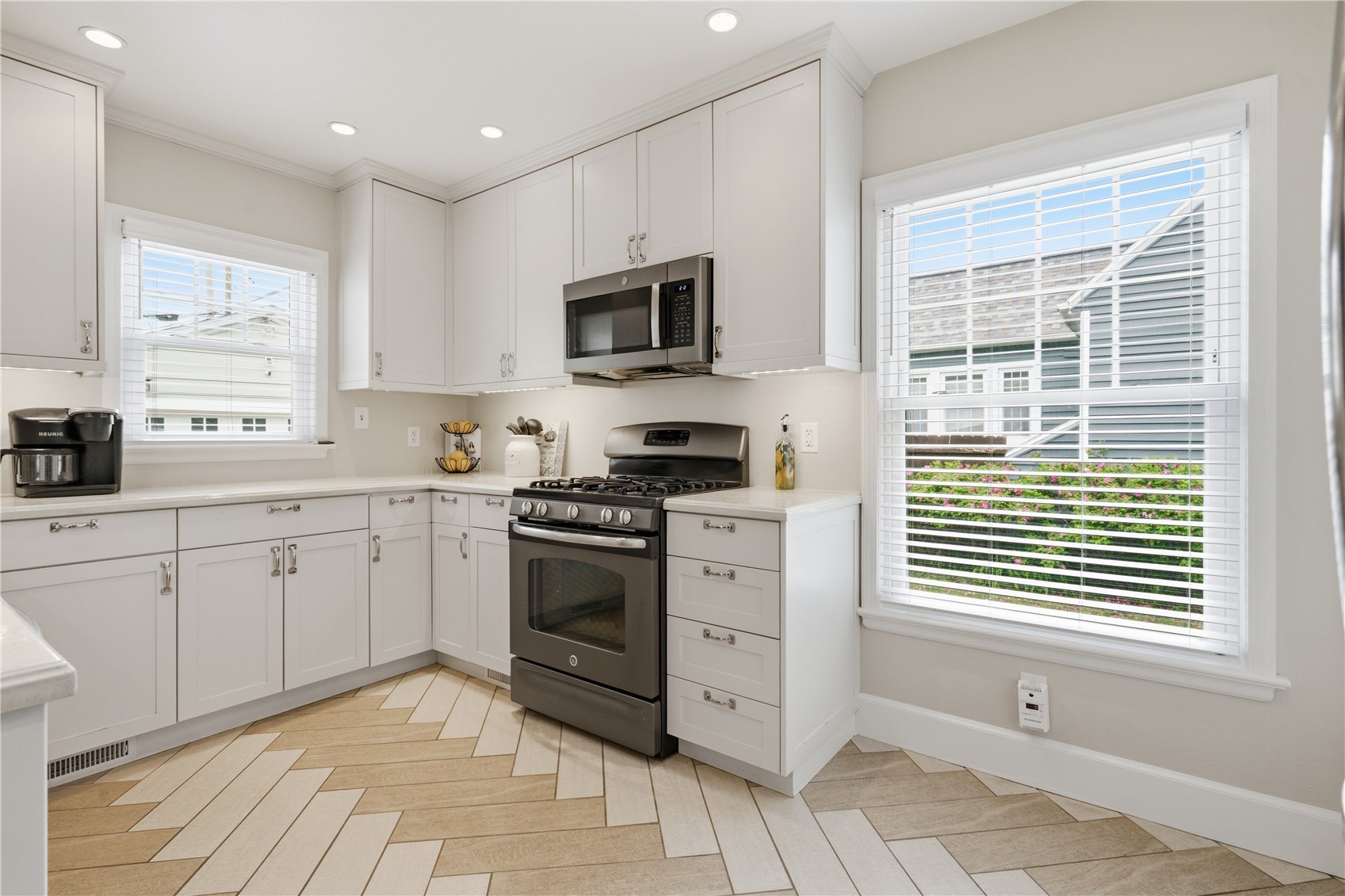 2610 E Avenue NE Cedar Rapids IA 52402