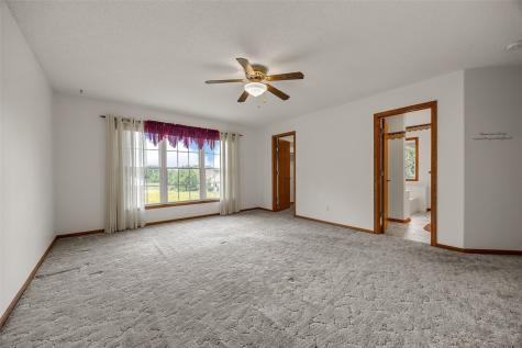 230 S Blairsferry Crossing Hiawatha IA 52233