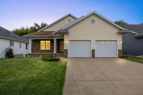 230 S Blairsferry Crossing Hiawatha IA 52233