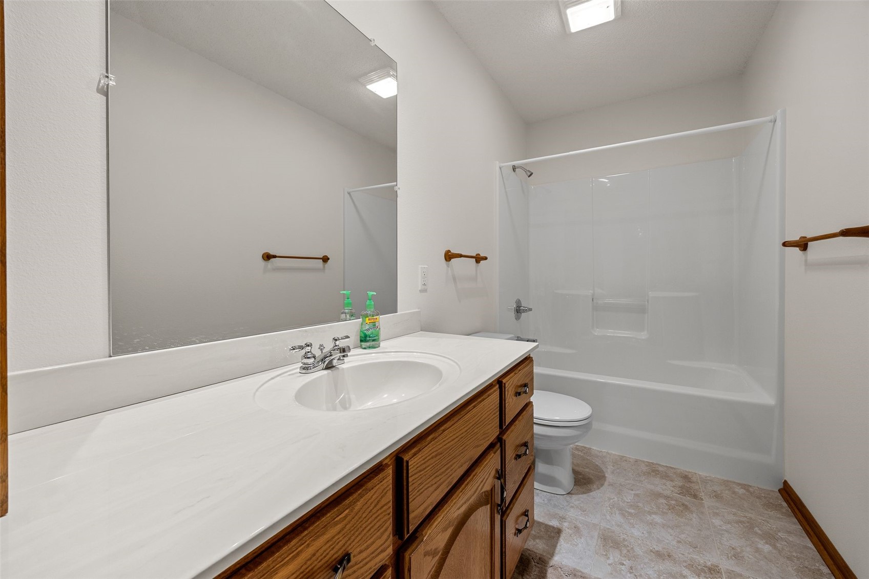 230 S Blairsferry Crossing Hiawatha IA 52233