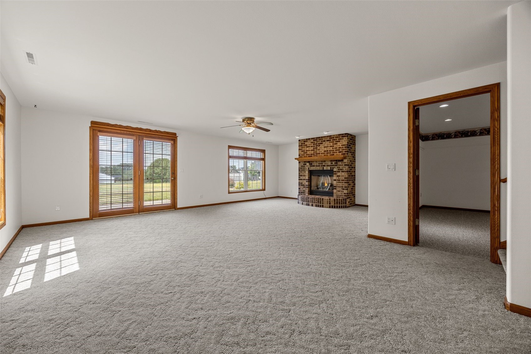 230 S Blairsferry Crossing Hiawatha IA 52233