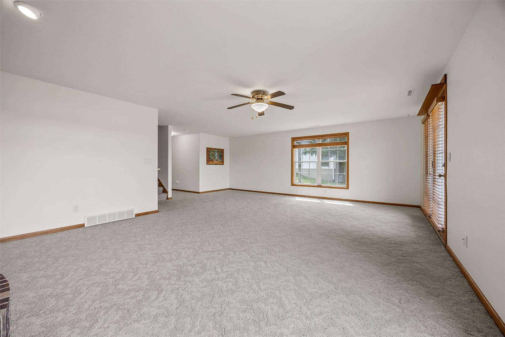 230 S Blairsferry Crossing Hiawatha IA 52233