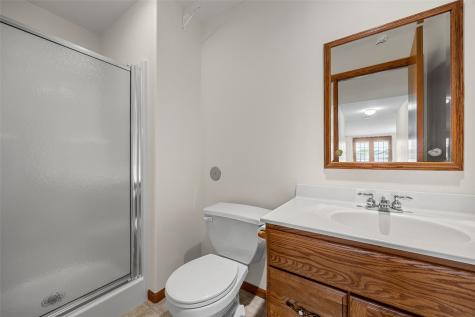 230 S Blairsferry Crossing Hiawatha IA 52233