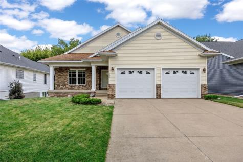 230 S Blairsferry Crossing Hiawatha IA 52233