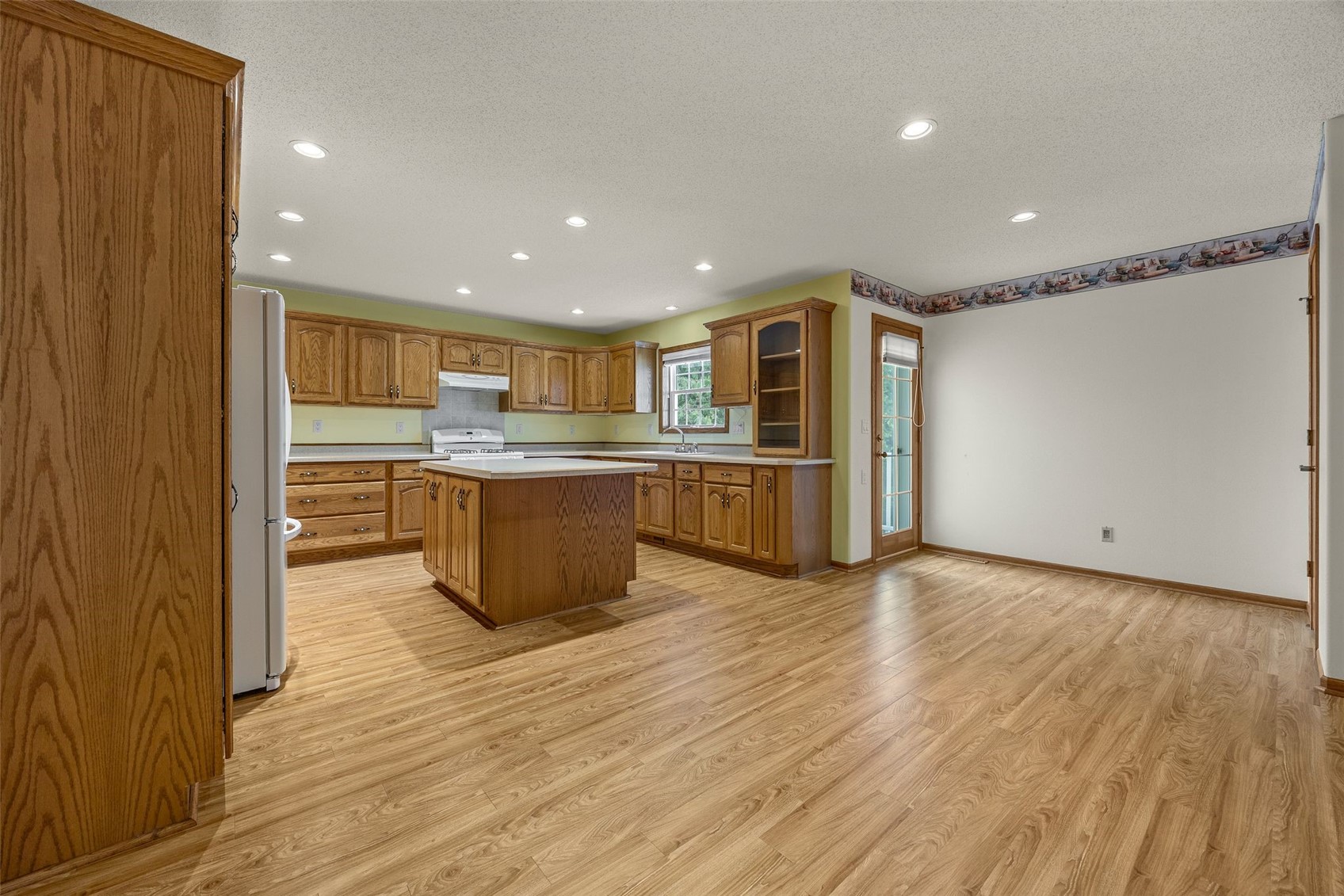 230 S Blairsferry Crossing Hiawatha IA 52233