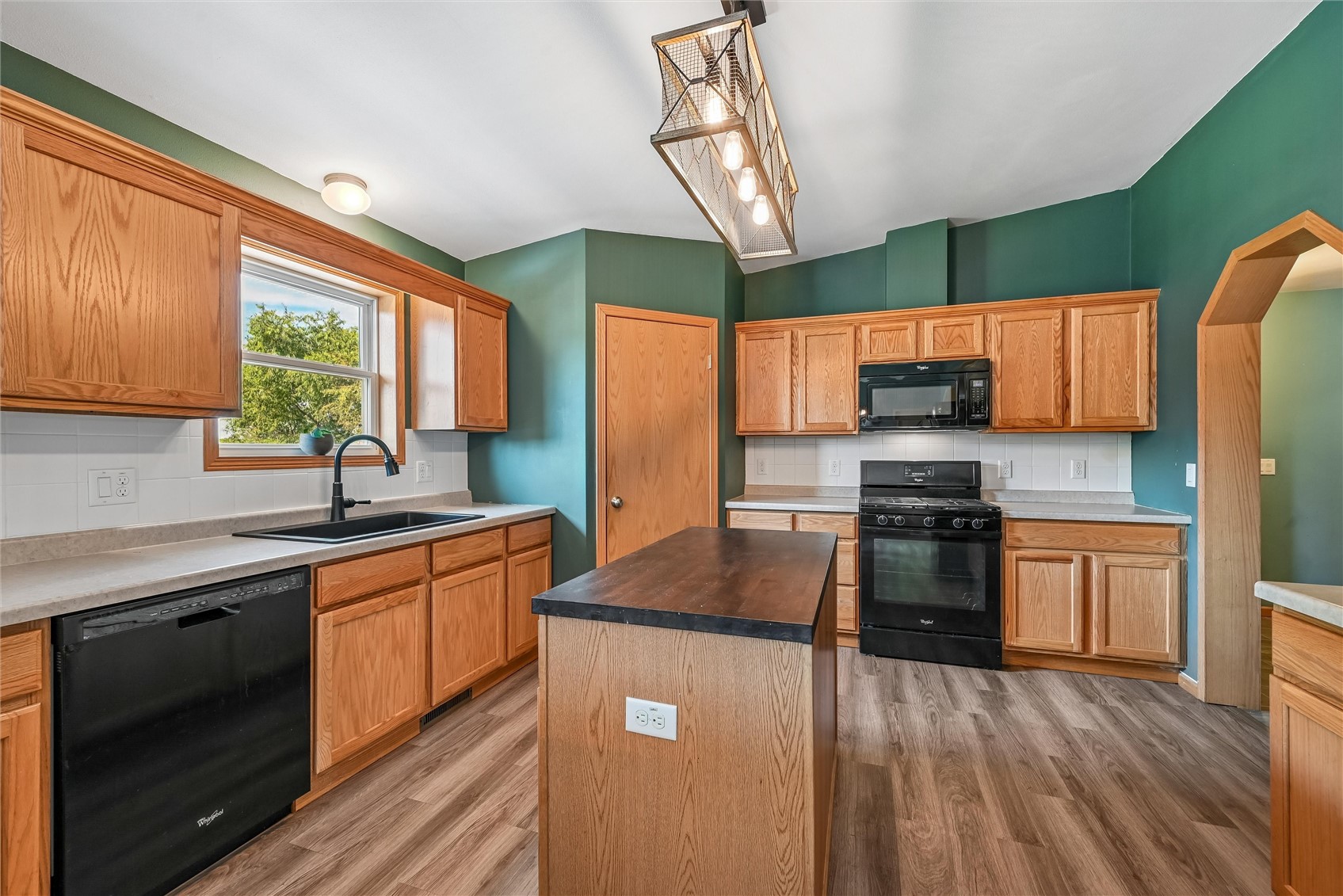2590 Meadow View Drive Urbana IA 52345