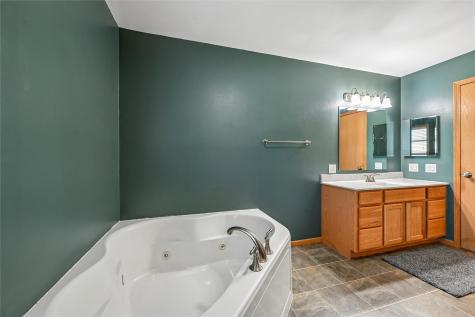 2590 Meadow View Drive Urbana IA 52345