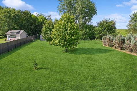 2590 Meadow View Drive Urbana IA 52345
