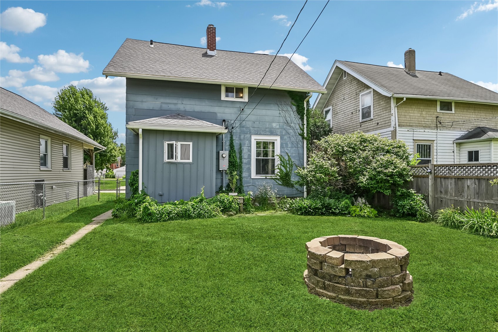 1532 C Avenue NE Cedar Rapids IA 52402