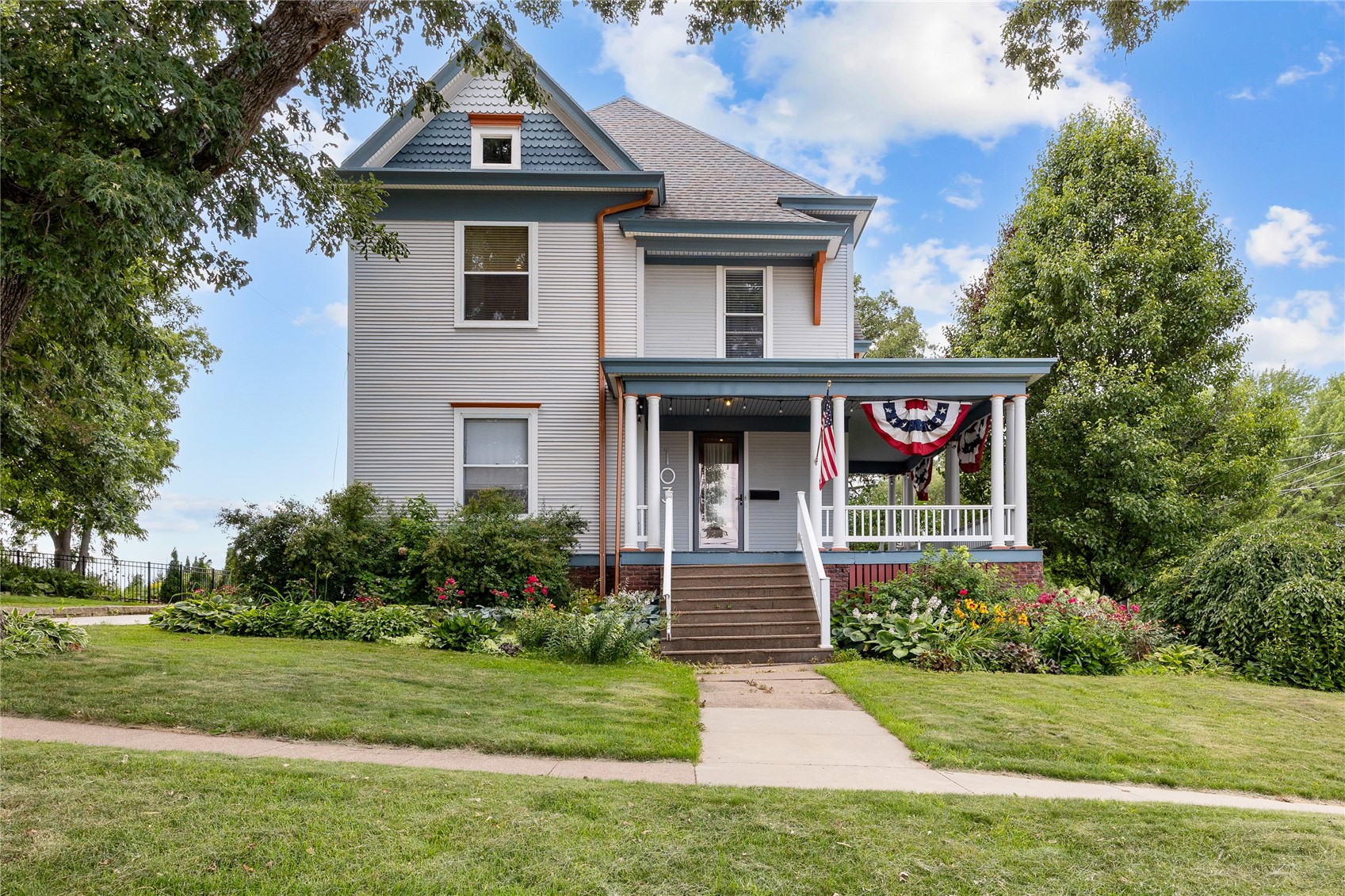 103 10th Avenue SW Mt Vernon IA 52314
