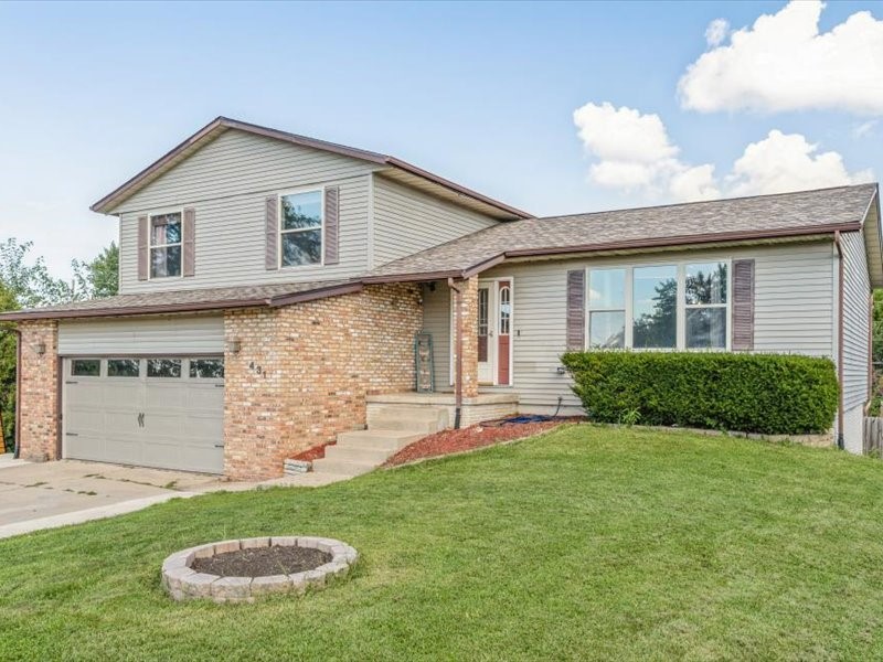 431 Teakwood Lane NE Cedar Rapids IA 52402
