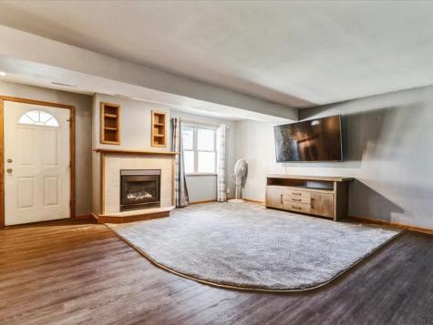 431 Teakwood Lane NE Cedar Rapids IA 52402