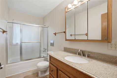 6523 Boxwood Lane NE Cedar Rapids IA 52402
