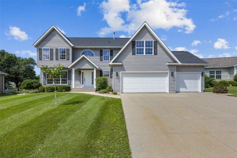 7603 Hampshire Drive NE Cedar Rapids IA 52402