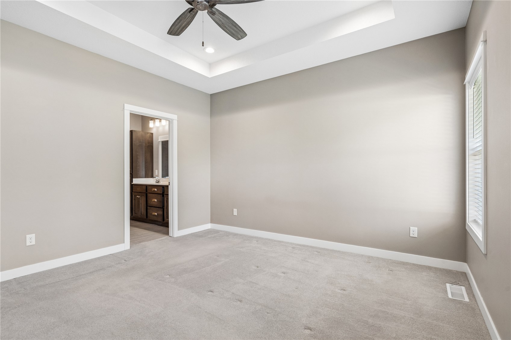 3520 Royal Drive SW Cedar Rapids IA 52404