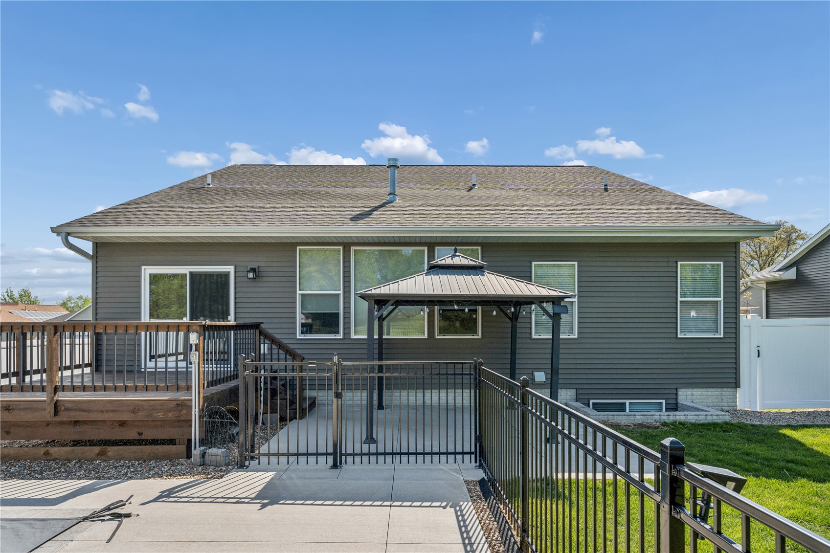 3520 Royal Drive SW Cedar Rapids IA 52404