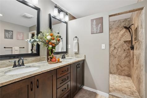 941 44th Street SE Cedar Rapids IA 52403