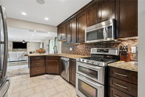 941 44th Street SE Cedar Rapids IA 52403