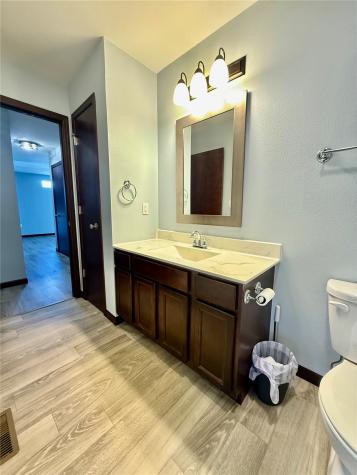 9506 Grand Oaks Drive NE Cedar Rapids IA 52402