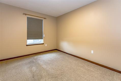 9506 Grand Oaks Drive NE Cedar Rapids IA 52402
