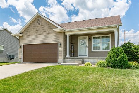 9506 Grand Oaks Drive NE Cedar Rapids IA 52402