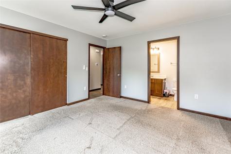 9506 Grand Oaks Drive NE Cedar Rapids IA 52402