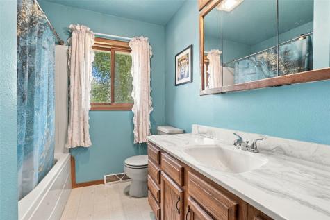 1611 High View Drive Mt Vernon IA 52314