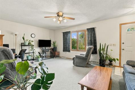 1611 High View Drive Mt Vernon IA 52314