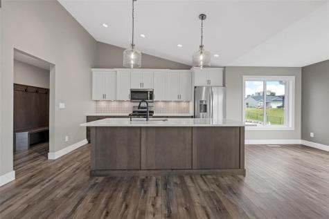 1735 Parkland Drive Ely IA 52227