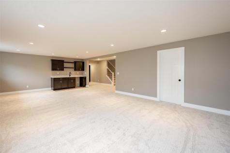 1735 Parkland Drive Ely IA 52227