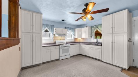 1454 58th Street Garrison IA 52229