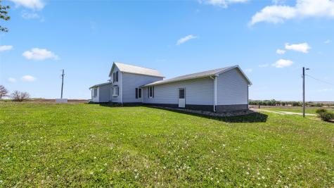 1454 58th Street Garrison IA 52229