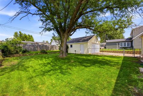 3812 Vine Avenue SE Cedar Rapids IA 52403