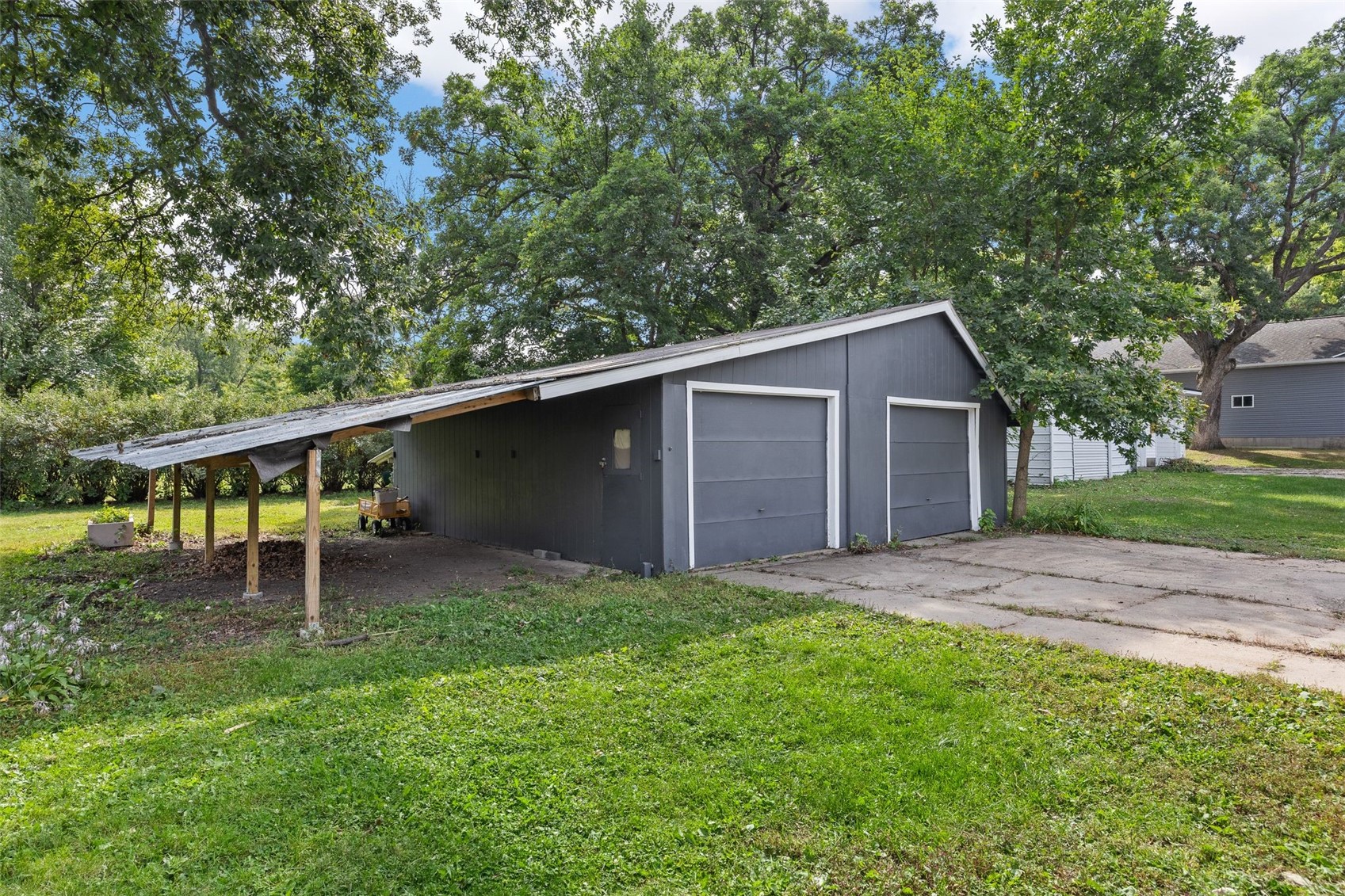 531 E Linn Street Coggon IA 52218