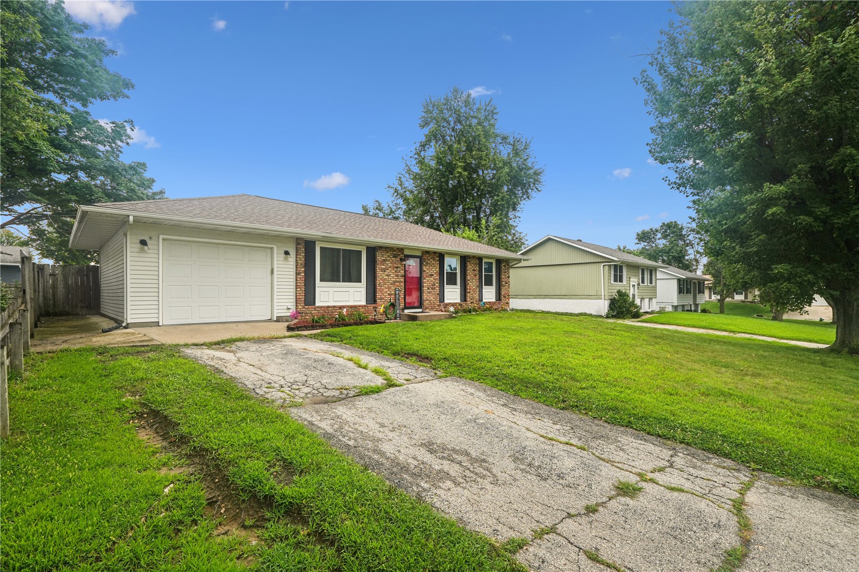 6704 Idlebrook Lane NE Cedar Rapids IA 52402
