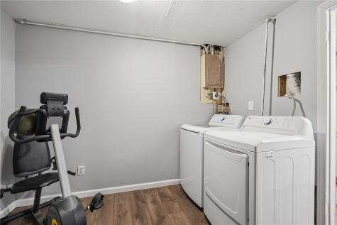 6704 Idlebrook Lane NE Cedar Rapids IA 52402