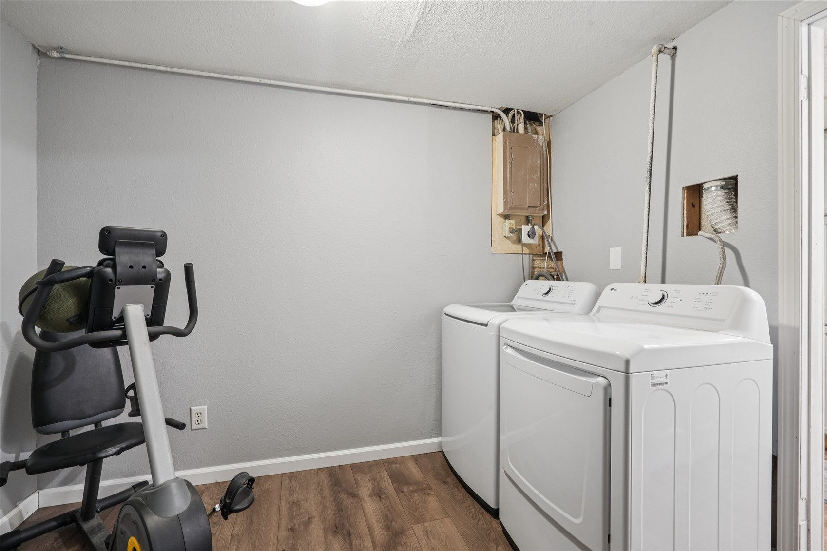 6704 Idlebrook Lane NE Cedar Rapids IA 52402