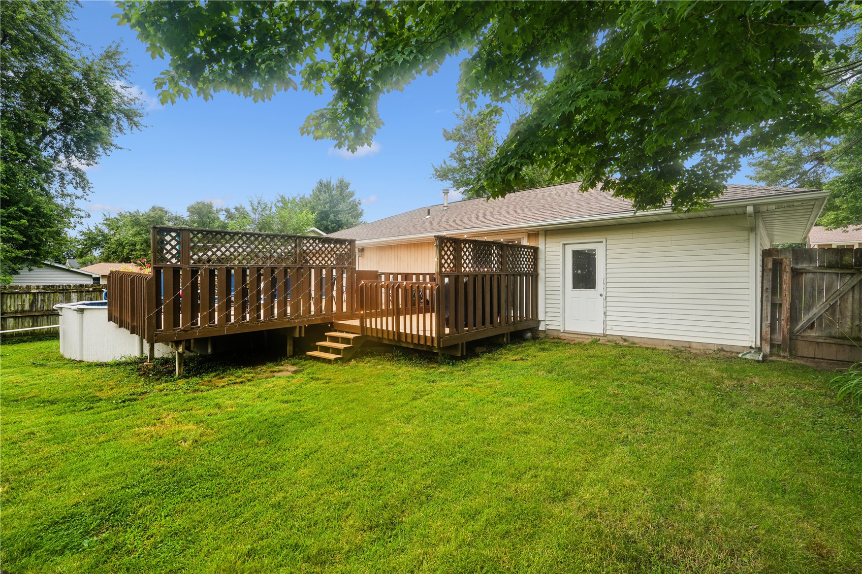 6704 Idlebrook Lane NE Cedar Rapids IA 52402