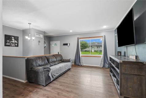 6704 Idlebrook Lane NE Cedar Rapids IA 52402