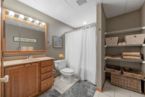 1280 Winchester Drive Swisher IA 52338