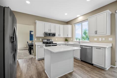 860 Wolf Ridge Road Hiawatha IA 52233