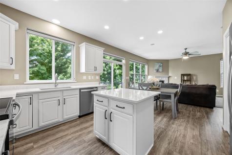 860 Wolf Ridge Road Hiawatha IA 52233