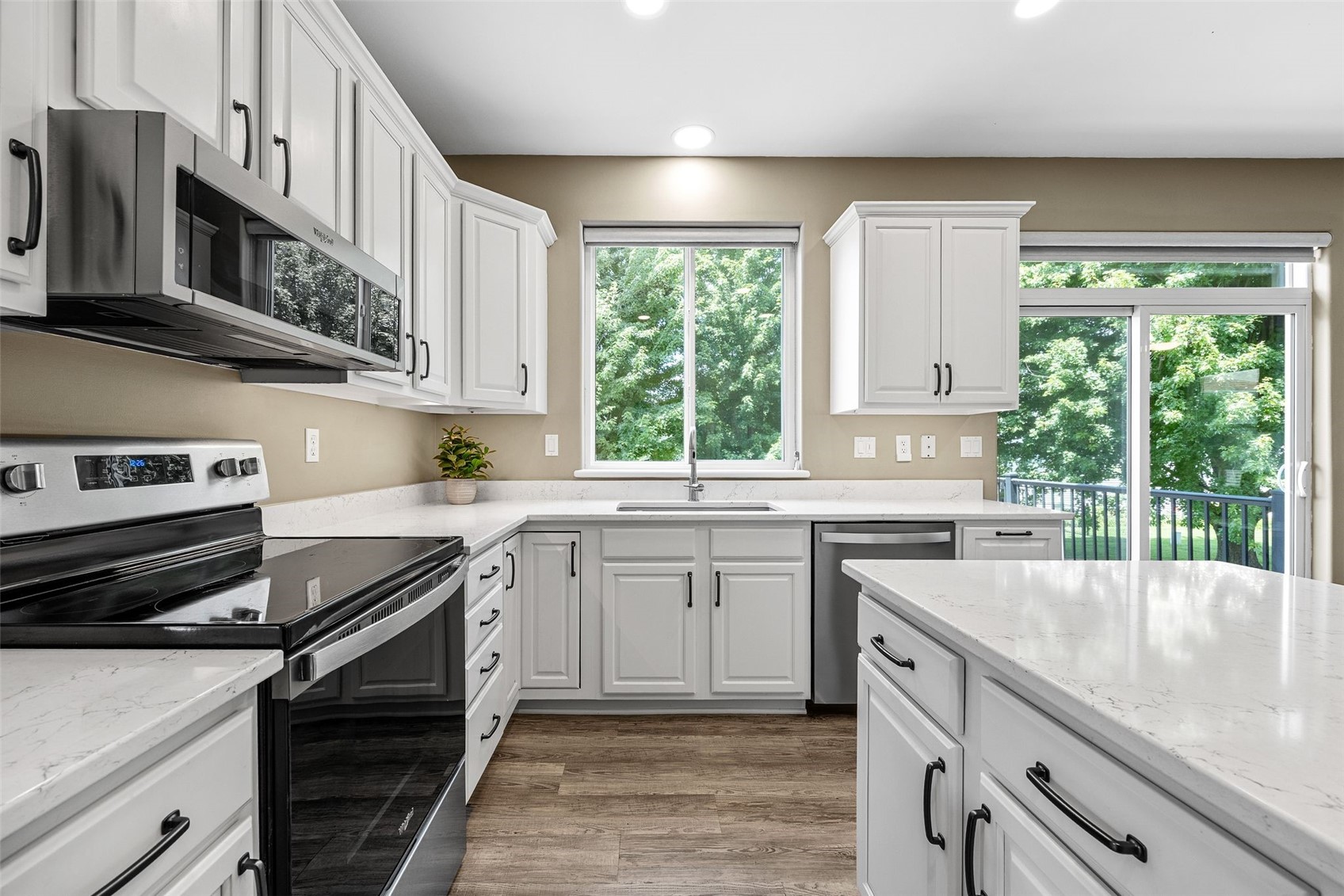 860 Wolf Ridge Road Hiawatha IA 52233