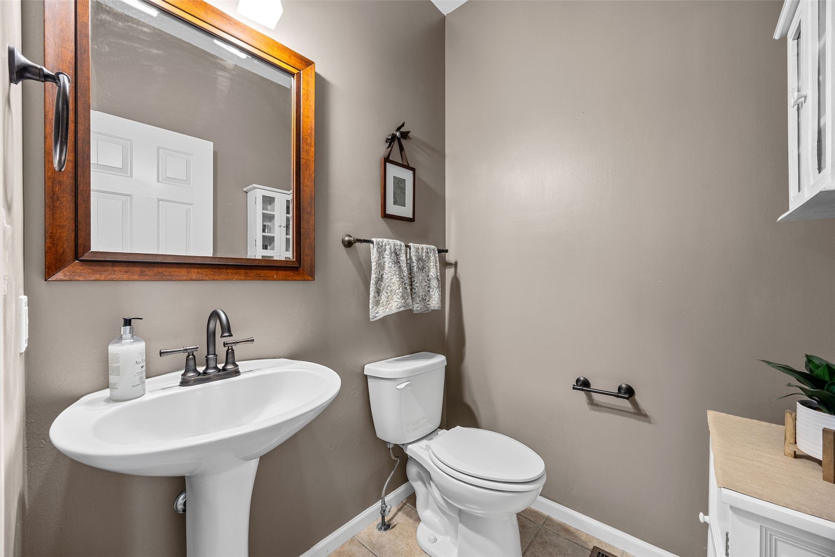 860 Wolf Ridge Road Hiawatha IA 52233